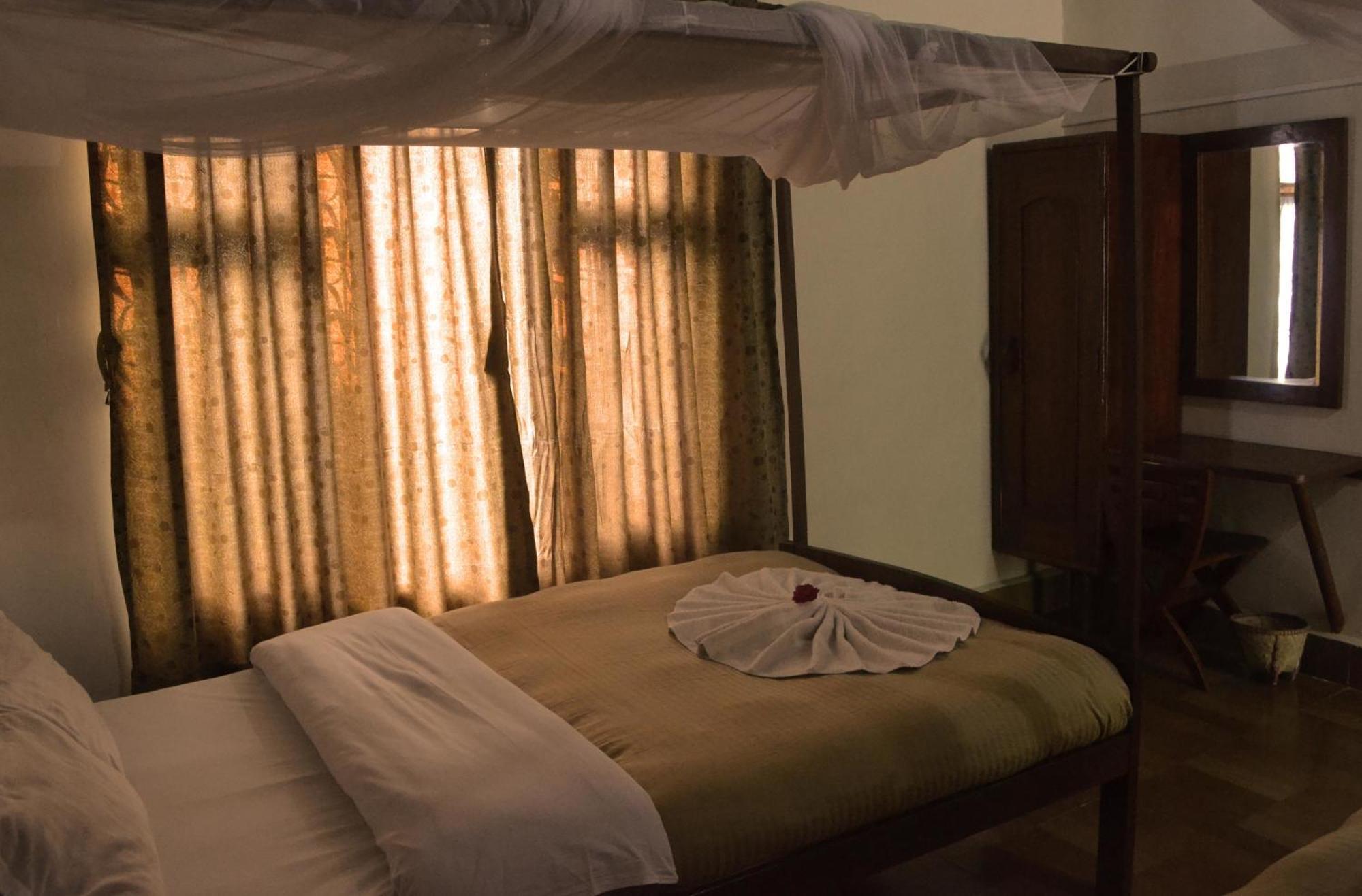 River View Jungle Camp Sauraha Zimmer foto